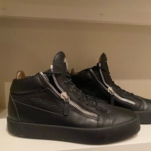 Giuseppe Zanotti
Men's Kriss Leather Mid-Top Sneakers like new
